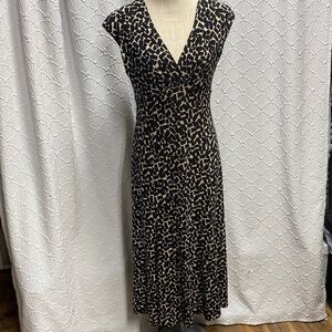 Jones‎ New York size 6 Abstract Black and Cream Midi Dress stretch v neck dressy